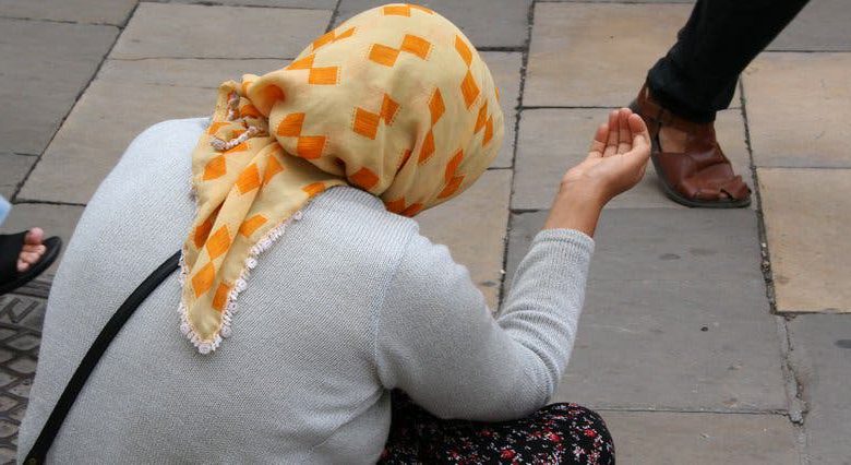 أمن تطوان يوقف سيدة استغلت 3 إخوة قاصرين في التسول أمن تطوان يوقف سيدة استغلت 3 إخوة قاصرين في التسول