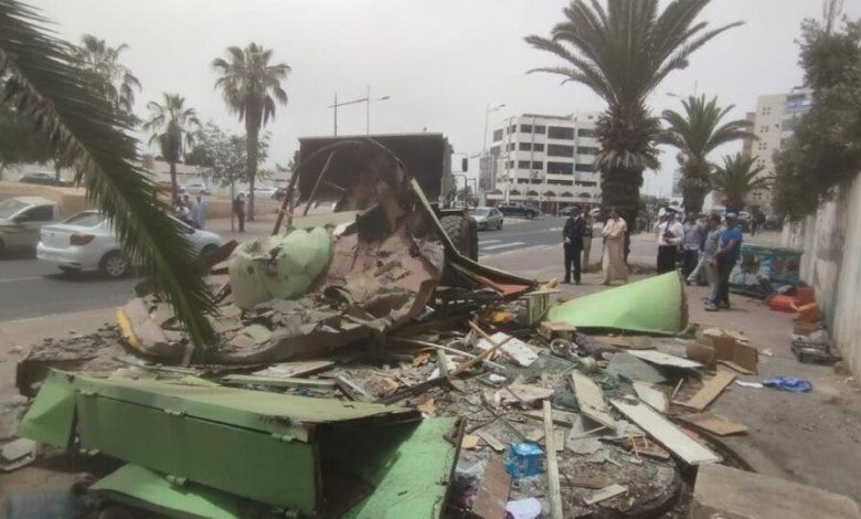 اكادير : السلطات تشرع في إزالة ” الأكشاك ” العشوائية