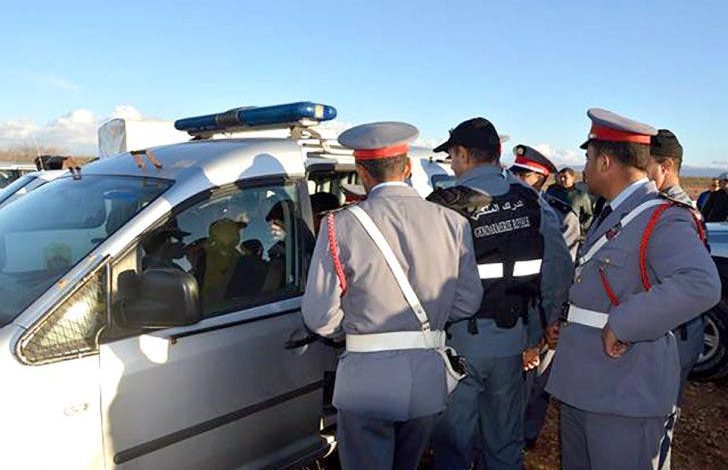 البيضاء : الدرك يفكك شبكة اجرامية يتزعمها ” أستاذ “متخصصة في تزوير العقود البيضاء : الدرك يفكك شبكة اجرامية يتزعمها ” أستاذ “متخصصة في تزوير العقود