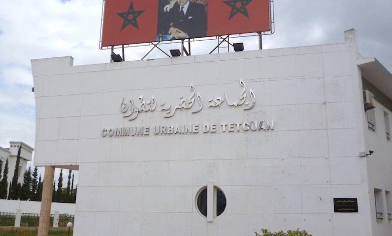 التأخر في إعداد صفقة النقل الحضري بتطوان والنواحي يعمق انقسامات أعضاء مجلس جماعة تطوان.