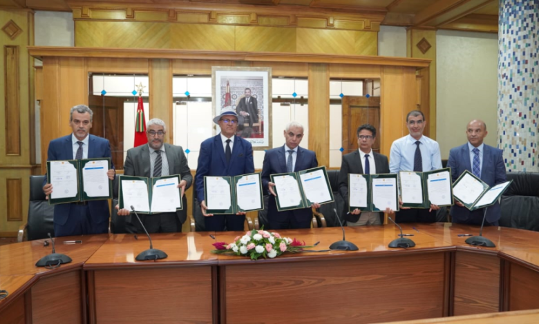 التوقيع على محضر اتفاق بين وزارة الصحة ونقابات القطاع التوقيع على محضر اتفاق بين وزارة الصحة ونقابات القطاع