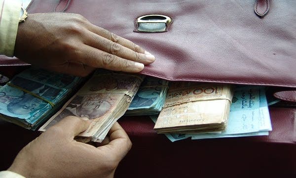 الحبس النافذ 5 سنوات لموظف بمحكمة تاونات إختلس 580 مليون سنتيم الحبس النافذ 5 سنوات لموظف بمحكمة تاونات إختلس 580 مليون سنتيم