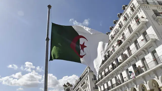 “الخارجية الجزائرية” تحذف بلاغا انتقدت فيه اعتراف فرنسا بمغربية الصحراء “الخارجية الجزائرية” تحذف بلاغا انتقدت فيه اعتراف فرنسا بمغربية الصحراء