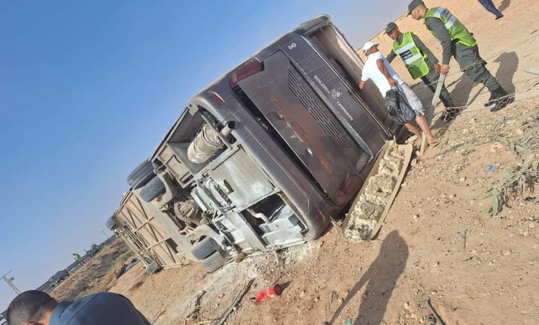 انقلاب حافلة عسكرية بين مراكش و أكادير يخلف عددا من الضحايا انقلاب حافلة عسكرية بين مراكش و أكادير يخلف عددا من الضحايا