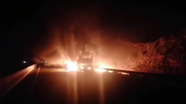 حريق يلتهم حافلة لنقل المسافرين بالطريق السيار  أكادير- مراكش