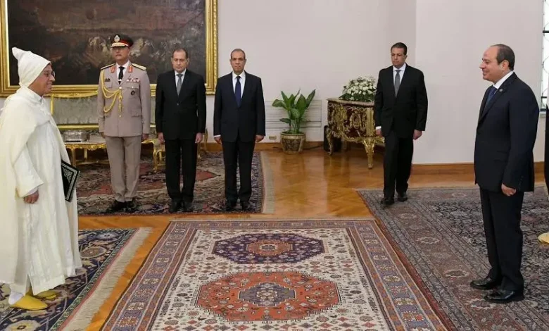 سفير المغرب بالقاهرة يقدم أوراق اعتماده للرئيس المصري عبد الفتاح السيسي سفير المغرب بالقاهرة يقدم أوراق اعتماده للرئيس المصري عبد الفتاح السيسي