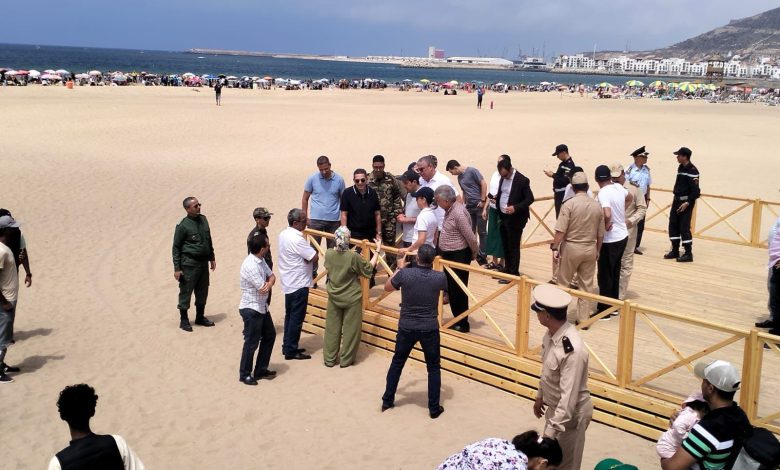 شواطئ اكادير النظيفة تستقطب الآلاف من المصطافين شواطئ اكادير النظيفة تستقطب الآلاف من المصطافين
