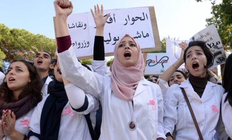 طلبة الطب يطالبون أخنوش بتدخل عاجل لحل الأزمة