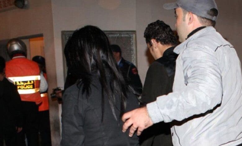 طنجة..مواطنون يحاصرون “صاحبة حضانة” يشتبه تورطها في عملية نصب والأمن يتدخل طنجة..مواطنون يحاصرون “صاحبة حضانة” يشتبه تورطها في عملية نصب والأمن يتدخل