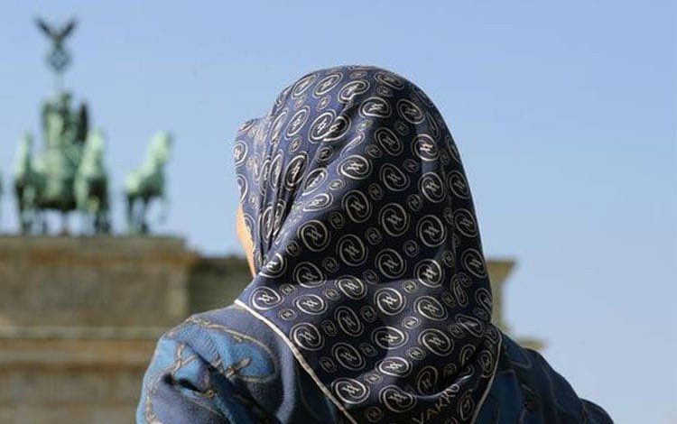 مطعم شهير بالرباط يمنع محجبات من الدخول