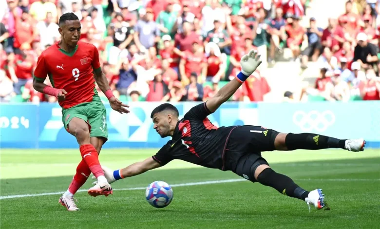 والد سفيان رحيمي “الحاج يوعري” يكشف سر تألق نجم المنتخب المغربي