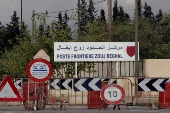 وجدة .. تسليم 06 مغاربة محتجزين لدى الجزائر بالمركز الحدودي المغلق وجدة .. تسليم 06 مغاربة محتجزين لدى الجزائر بالمركز الحدودي المغلق