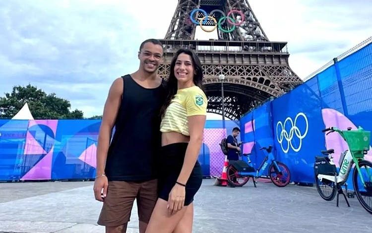 استبعاد سباحة برازيلية بسبب خروجها من القرية الأولمبية لالتقاط صور مع صديقها