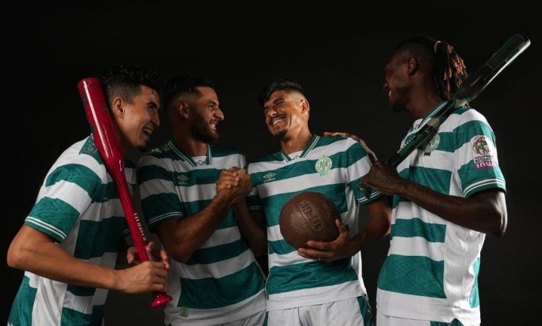 الرجاء الرياضي يكشف عن قميصه للموسم الكروي الجديد (فيديو) الرجاء الرياضي يكشف عن قميصه للموسم الكروي الجديد (فيديو)
