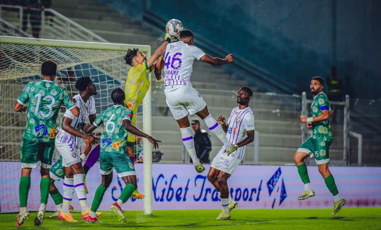 الرجاء يواجه العين بملعب العربي الزاولي و قناة الرياضية تنقل المباراة الرجاء يواجه العين بملعب العربي الزاولي و قناة الرياضية تنقل المباراة