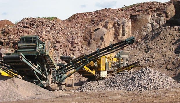 المقالع بالمغرب .. استنزاف للملك المائي واستمرار لاقتصاد الريع