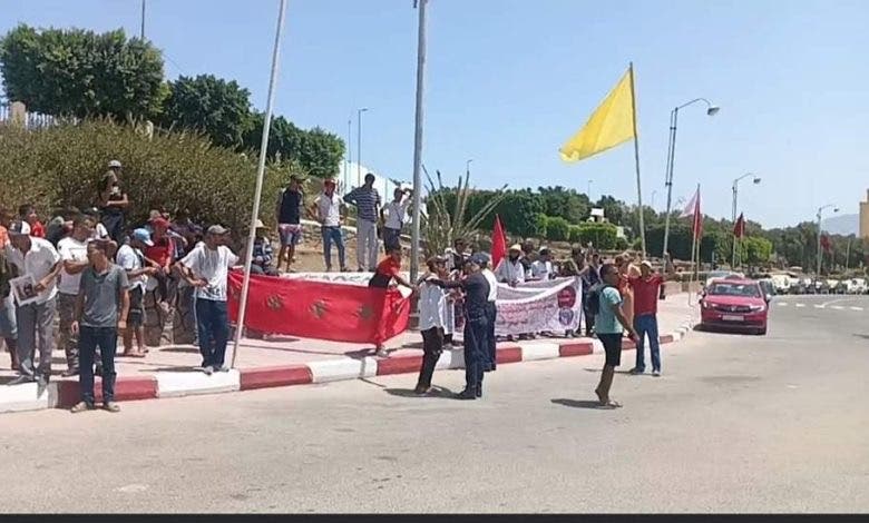 تاونات : العطش يخرج ساكنة جماعة امحمد بلحسن للإحتجاج قبالة العمالة تاونات : العطش يخرج ساكنة جماعة امحمد بلحسن للإحتجاج قبالة العمالة