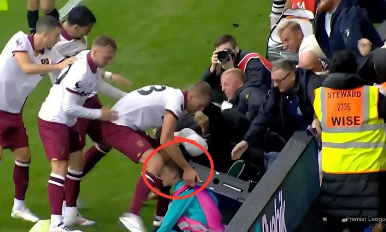 ثنائي وست هام يوقفان احتفالهما لإنقاذ صبي من كارثة (فيديو)