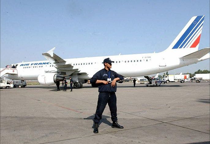 ردّا على اعتراف باريس بمغربية الصحراء ..الجزائر ترفض استقبال مواطنيها المطرودين من فرنسا