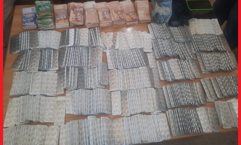 سلا : الشرطة القضائية و ” الديستي ” يفككان شبكة إجرامية لترويج المخدرات والمؤثرات العقلية.