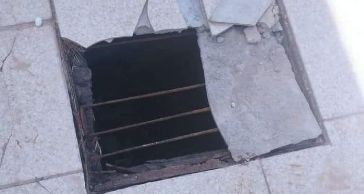 طاطا.. إصابة خطيـ.ـرة لطفل جراء سقوطه في حفرة بالمسبح البلدي طاطا.. إصابة خطيـ.ـرة لطفل جراء سقوطه في حفرة بالمسبح البلدي
