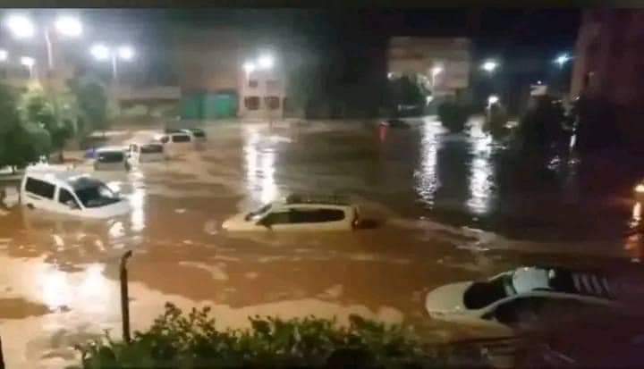 ليلة بيضاء في وارزازات وتنغير وبني ملال.. الفيضا.نات تغرق الدواوير وتقطع الطرق ليلة بيضاء في وارزازات وتنغير وبني ملال.. الفيضا.نات تغرق الدواوير وتقطع الطرق