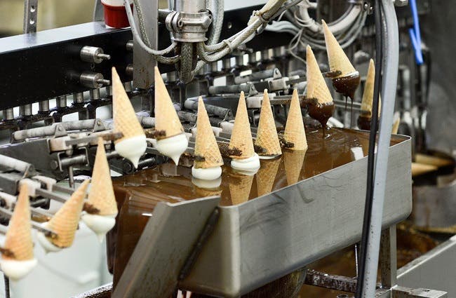 مداهمة مصنع سري لإنتاج “المثلجات” الغذائية ضواحي مراكش مداهمة مصنع سري لإنتاج “المثلجات” الغذائية ضواحي مراكش