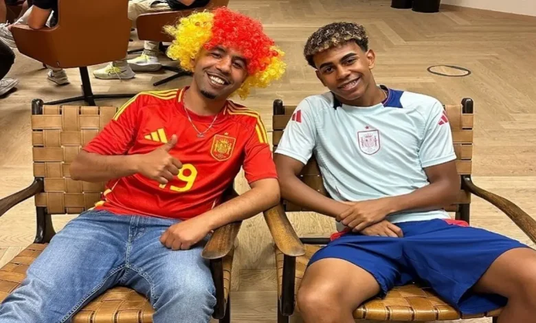 والد لامين جمال: “أرى في سعادتي مصدر غضب للبعض”