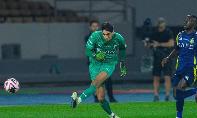 ياسين بونو يُتوج بلقب جديد مع الهلال بعد الفوز بالسوبر السعودي على حساب غريمه النصر 4-1
